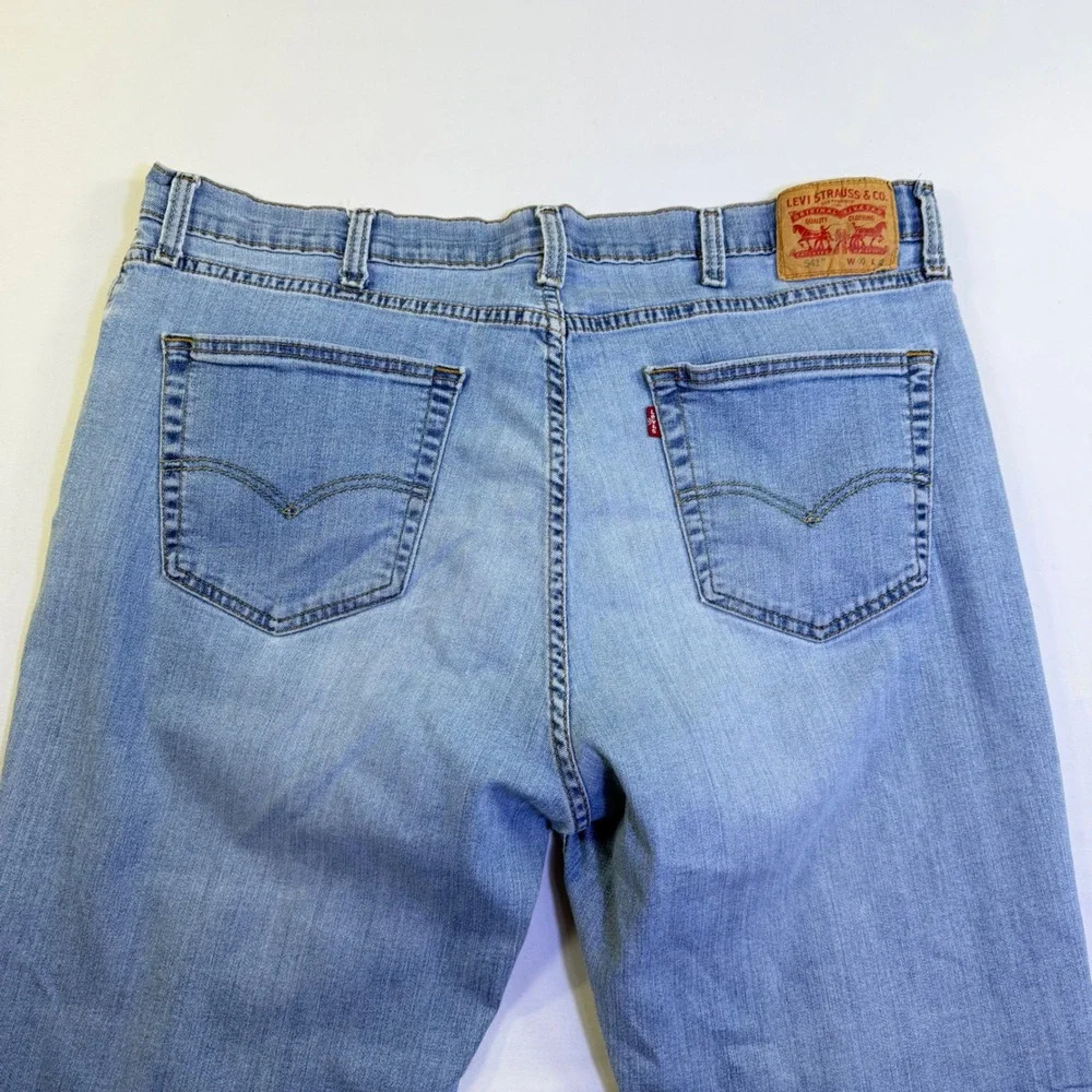 Levis‎ 541 Athletic Taper Jeans Mens 40x24 Light Wash Blue Denim Stretch Short